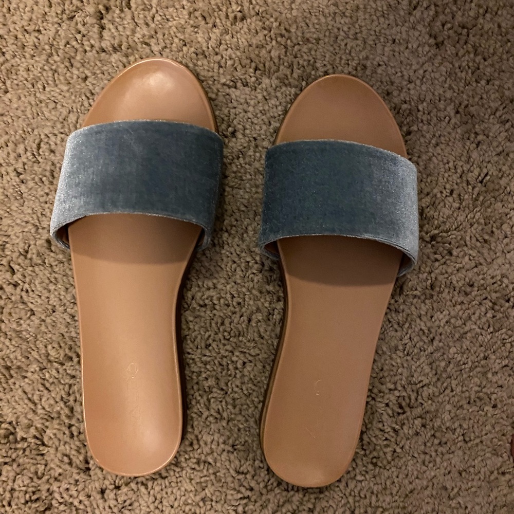 Aldo Flats. Size 6 w/ original box😍